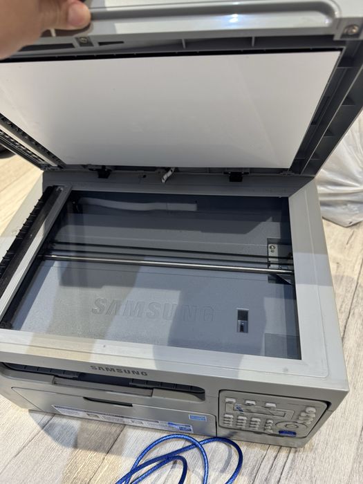 Продам принтер Samsung цветной