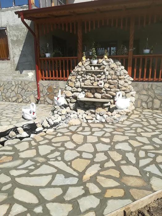 Vând și montez piatră naturală