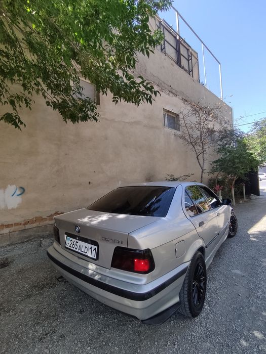 Продам БМВ Е36 срочно