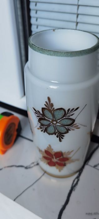 Финта стъклена ваза ръчно рисувана.