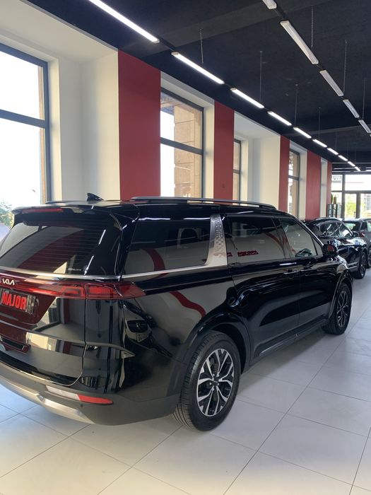 Kia Carnival sotuvda