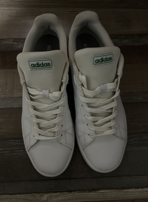 Adidasi Adidas sportswear advantage base