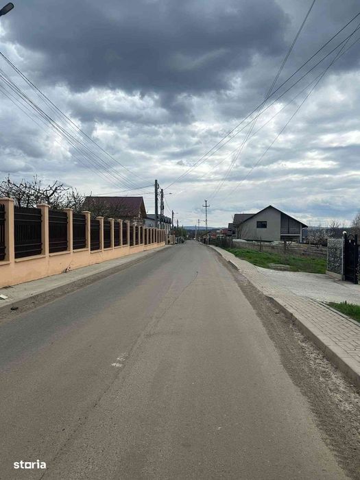 Teren intravilan 3271 mp Valea Lupului, Iași la asfalt str 1 Decembrie