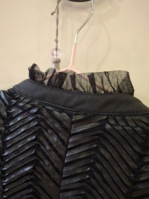 Дамско сако на Lucy