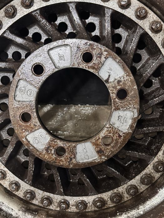 Шины с дисками.   235/75/15