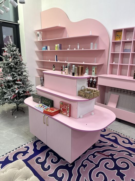 витринный шкаф стеллаж