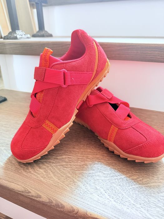 Кроссовки. Детская обувь.