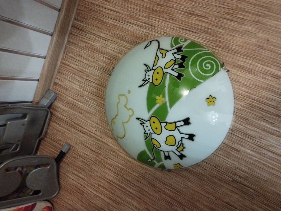 Продам светильник потолочный