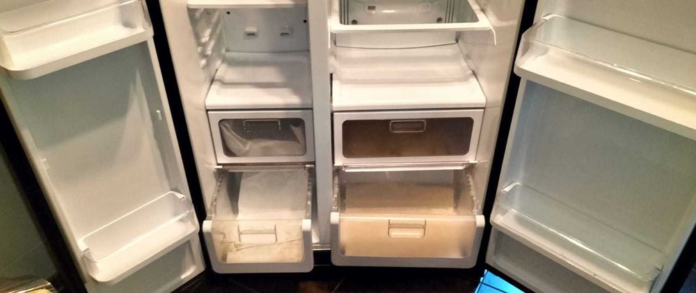 Продам холодильник SAMSUNG Side By Side модель RS21HNLBG.
