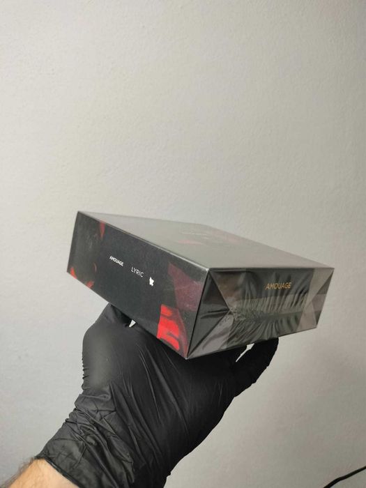 Amouage Search Lyric