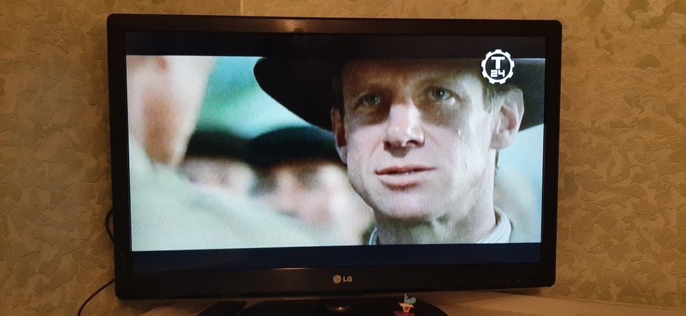 Телевизор LG плазма