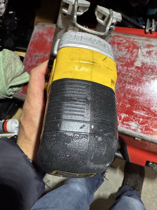 Pendular dewalt dcs335