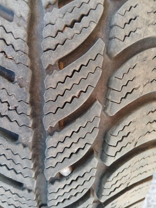 Продавам зимни гуми