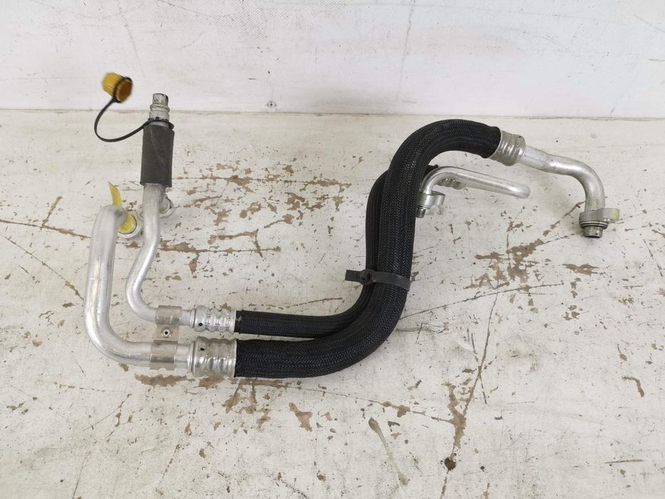 Тесла Модел Y / Tesla Model Y Оригинален въздуховод в добро състояние