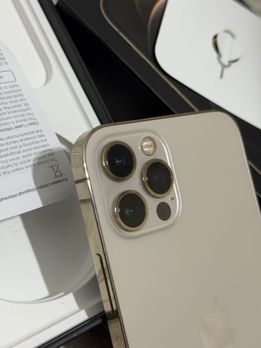Продам iphone 12 pro