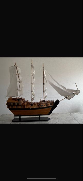 Продам сувенир корабль