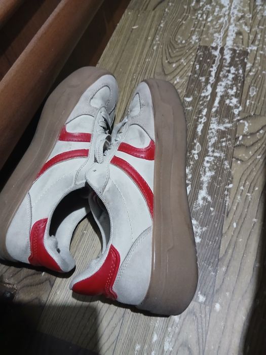 Продам обувь спортивный