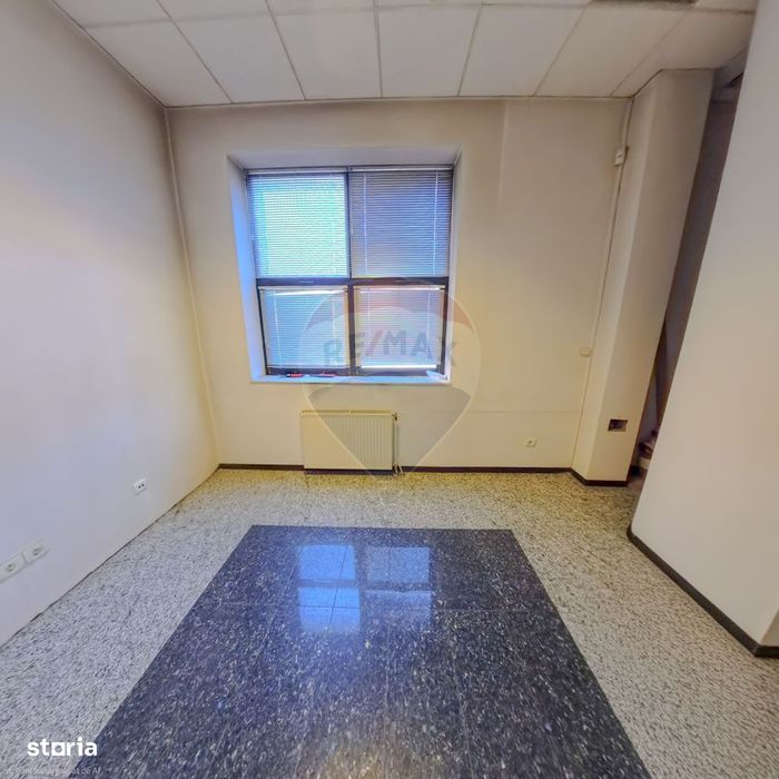 Spațiu 13 mp la etajul 1, str Piata Revolutiei