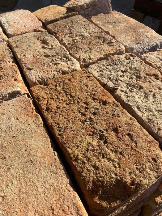 Vand Cărămidă făcută manual, de bună calitate (26x13x6 + 30x15x5)