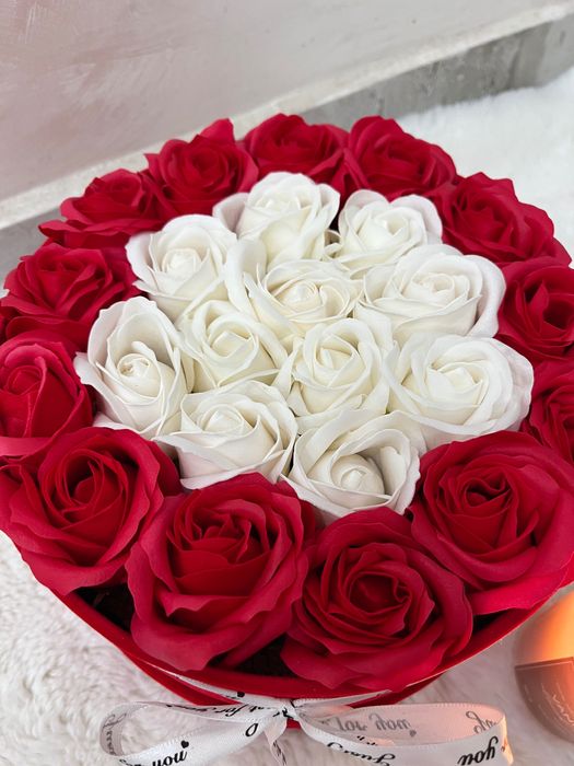 Кутии с рози, подарък за всеки повод