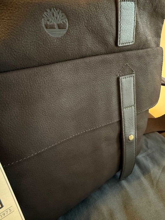 Vând geantă bărbați | Timberland | piele nubuck | nouă