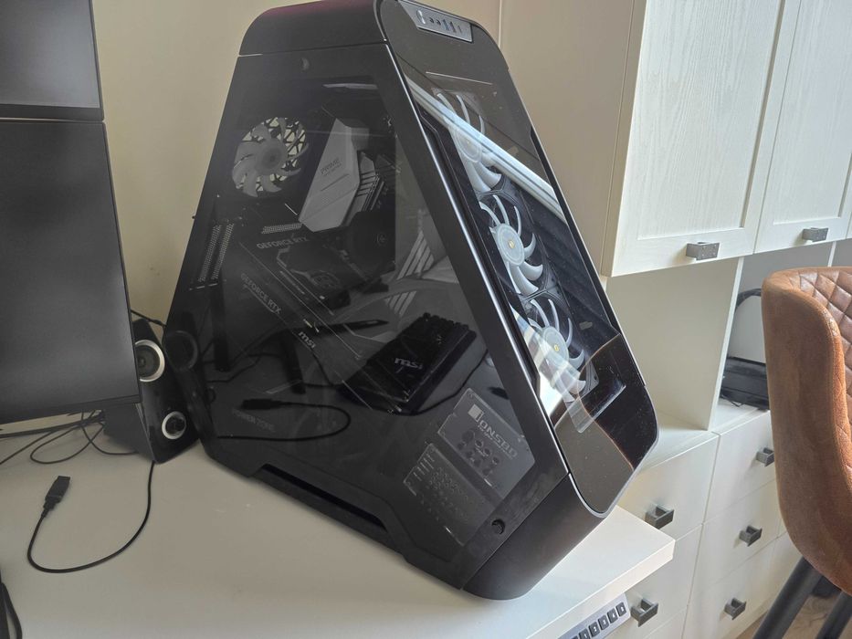Уникален геймърски компютър RTX 4090 / Ryzen 7 5800X / 32GB RAM / Jonsbo TR03-G