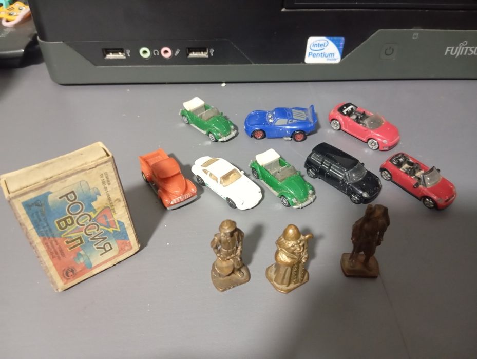 Старые игрушки из Киндер сюрпризов