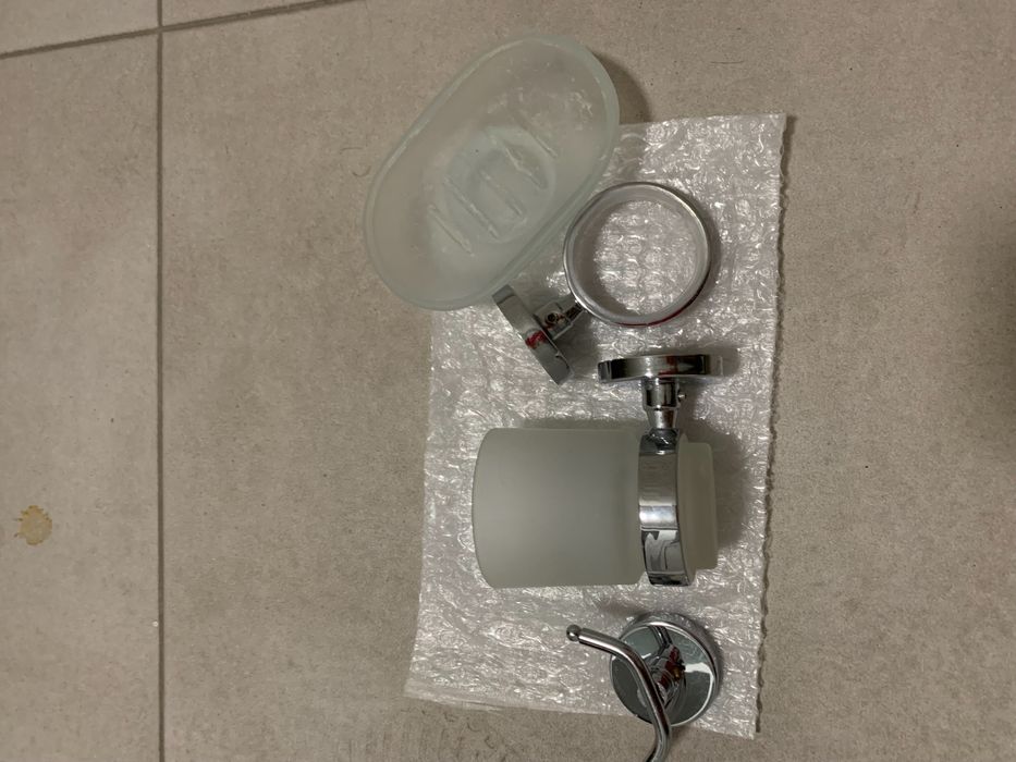 Мивка за баня с полуконзолой и смесителем