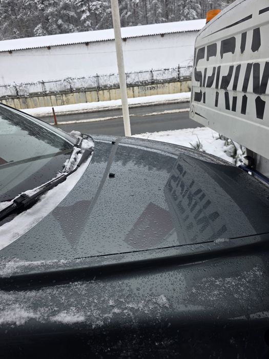 Преден капак за Volvo V50 2005 година