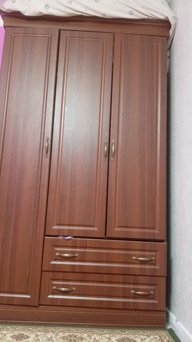Продам Шифоньер ШКАФ  130*2,20