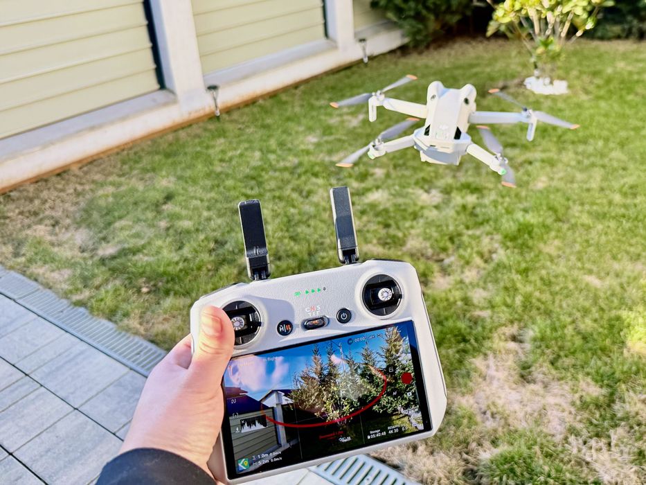 DJI Mini 4 Pro 4K Fly More Combo + DJI RC 2 + protectie ecran și elici