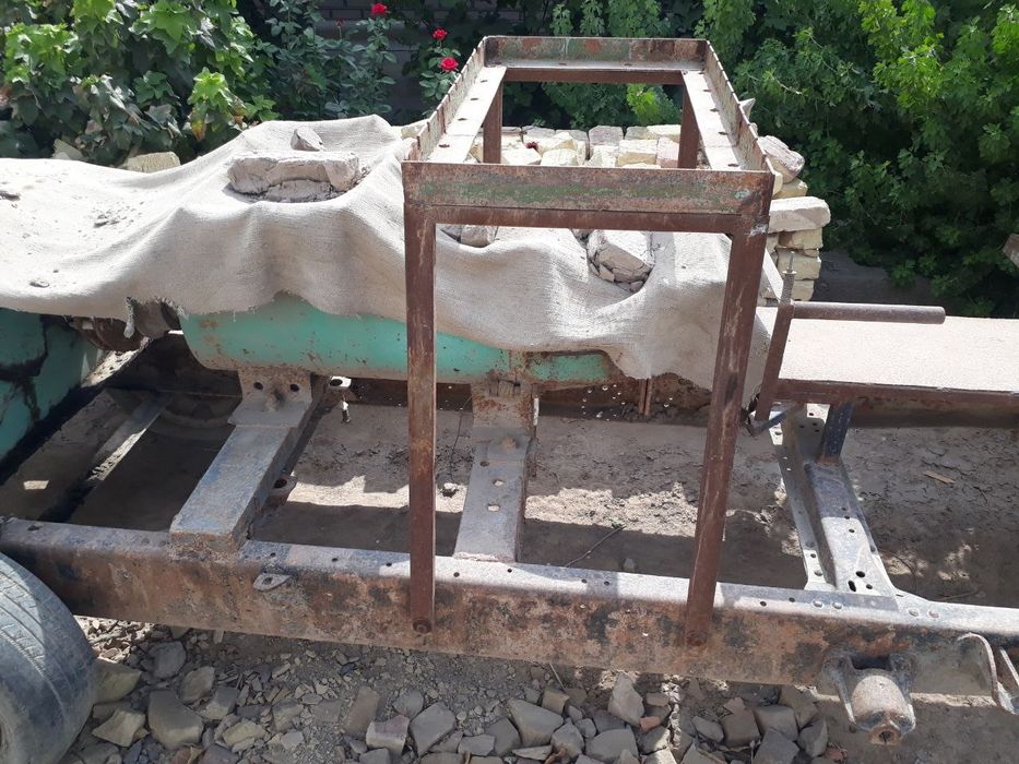 Гишт(карвуч) ишлаб чикариш ускунаси сотилади.