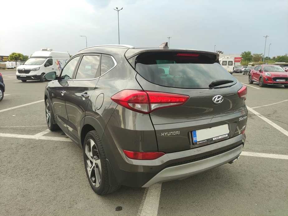 Hyundai Tucson 2.0 CRDI 4WD 6AT Premium+