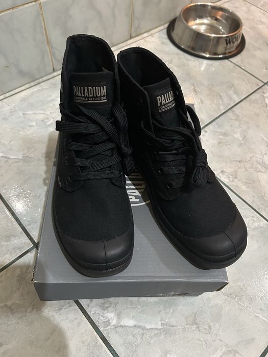 Teneși Palladium noi 39/24cm