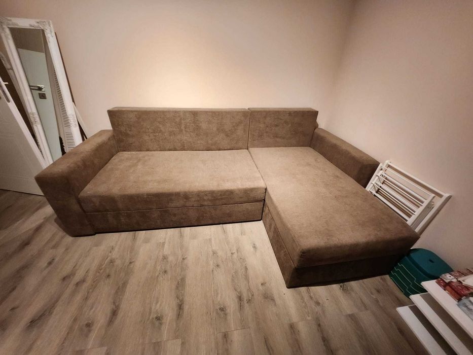 Coltar extensibil in pat de 160 reversibil in stare impecabila