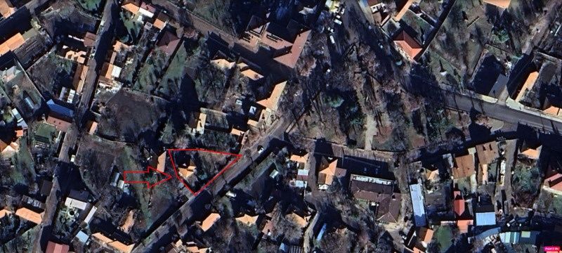 Къща в центъра на с. Лесново