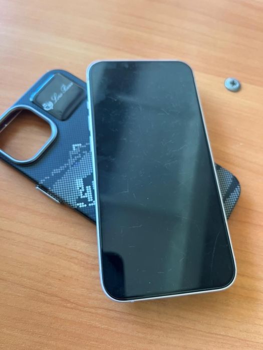 iPhone 13 128g.