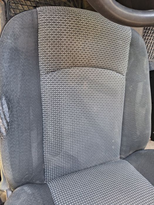 Curatare tapiterie ( auto, canapele, fotolii, saltele, etc.)