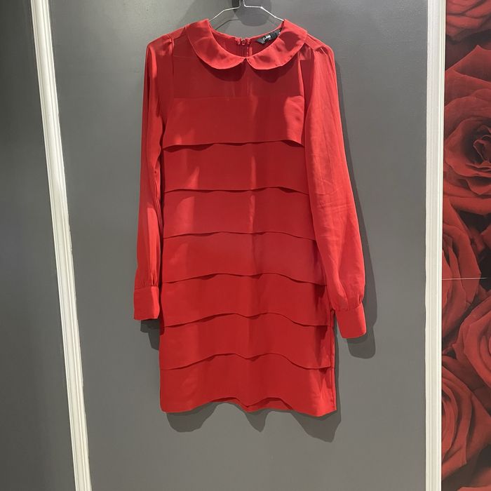 Червена, черна, бяла, синя, бежава, кафява рокля