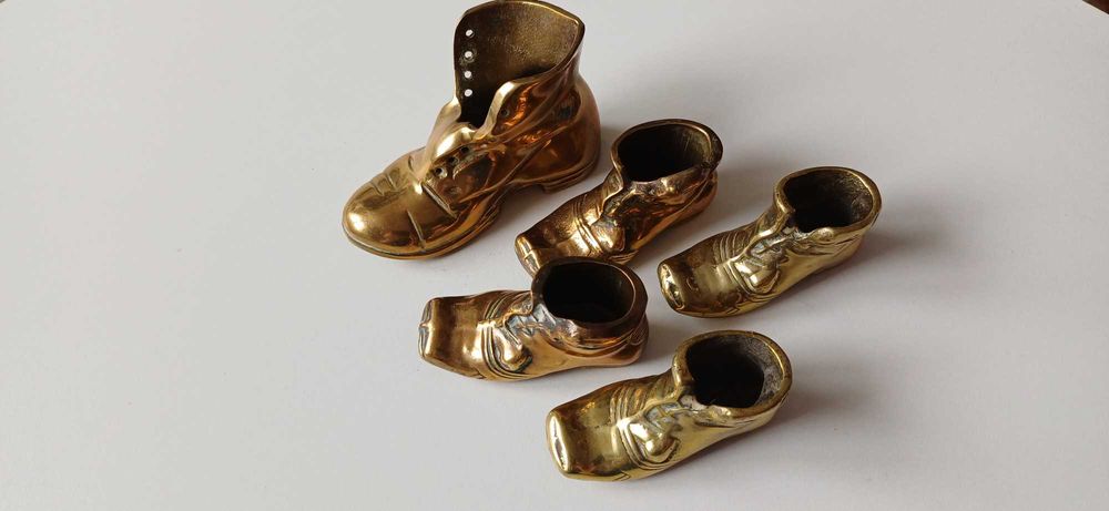 Figurine decorative din alamă