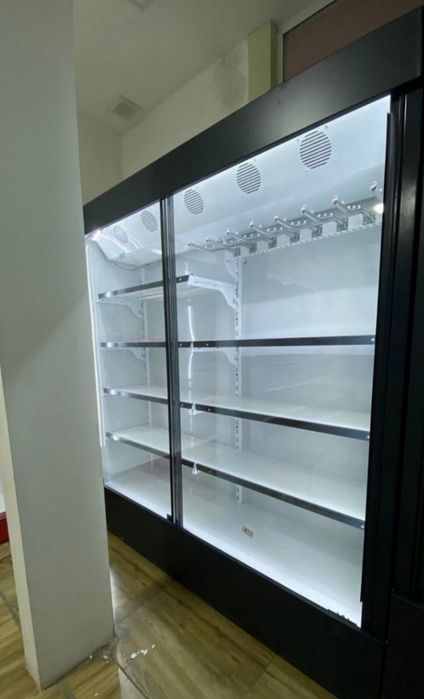 Витрина холодильник из первых рук