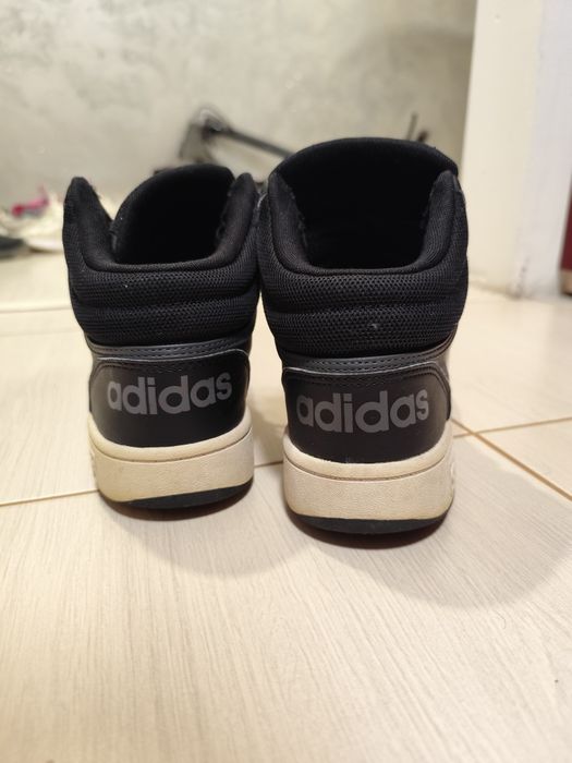 Adidas hoops mid 3.0.