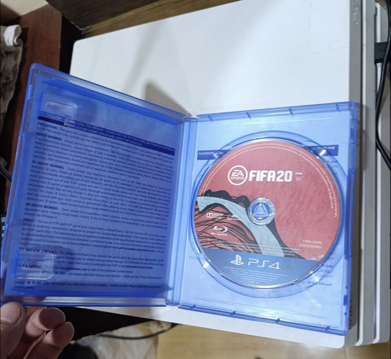PlayStation 4 Disk FIFA 2020 sotiladi