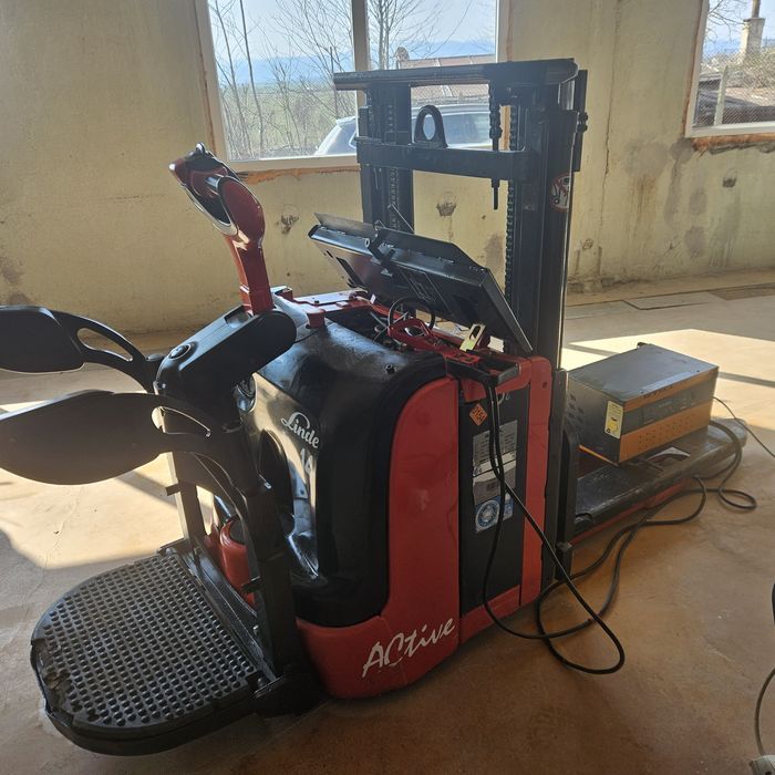 Електрическа палетна количка-стакер LINDE L14