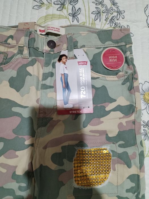 Брендовые брючки Levis, на девочку до 10лет