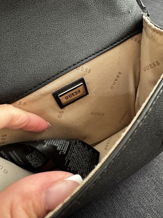 Оригинална дамска чанта GUESS