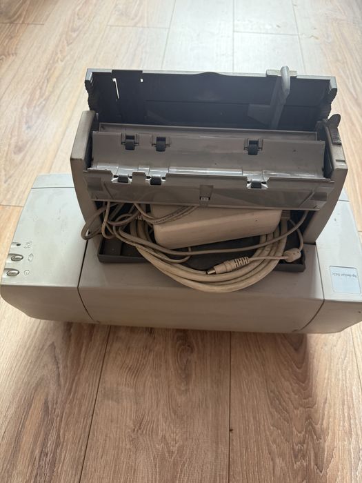 Продам цветной принтер б/у  hp