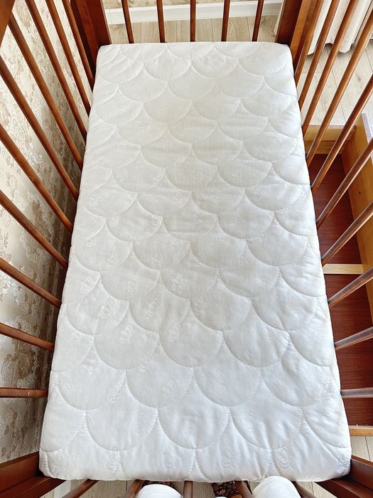 Манеж из дерева с ящиком