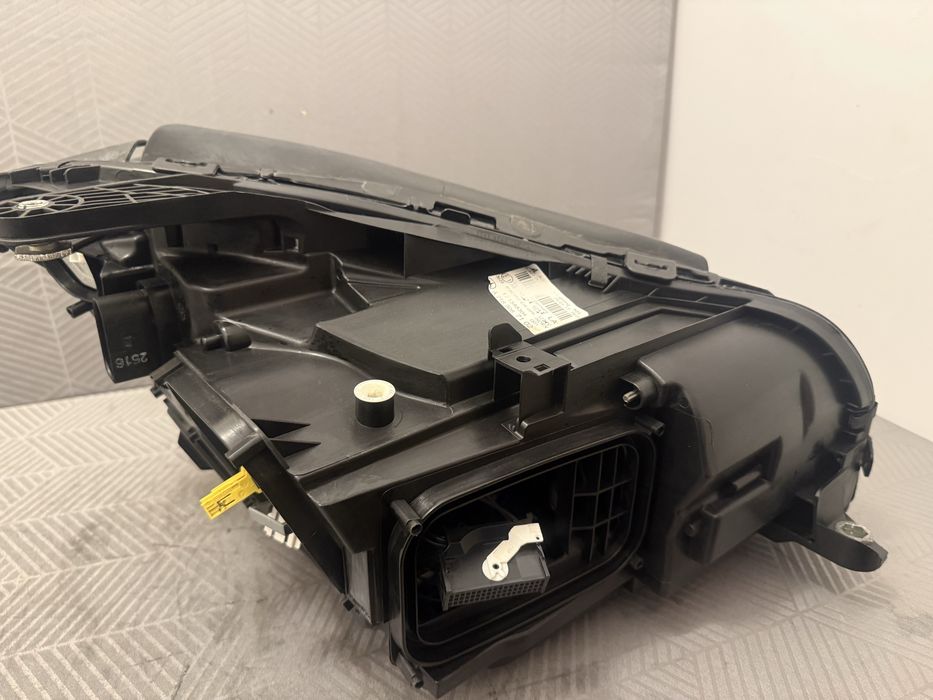 Far  stanga mercedes CLS C218 X218 Far A2189067102