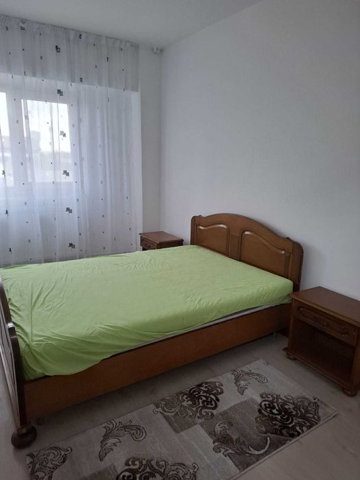Inchiriez Apartament 4 camere (Piata-Mare)